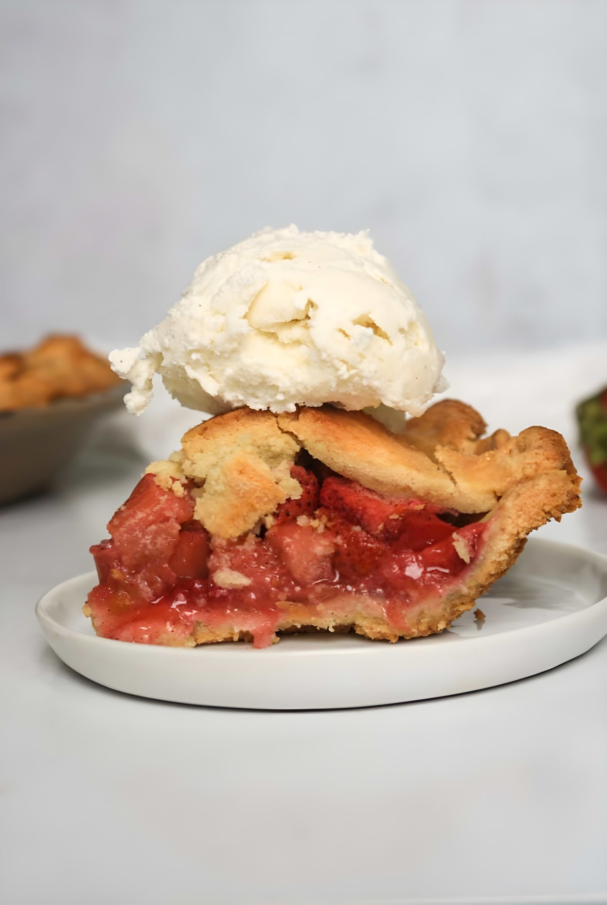 Paleo Strawberry Rhubarb Pie