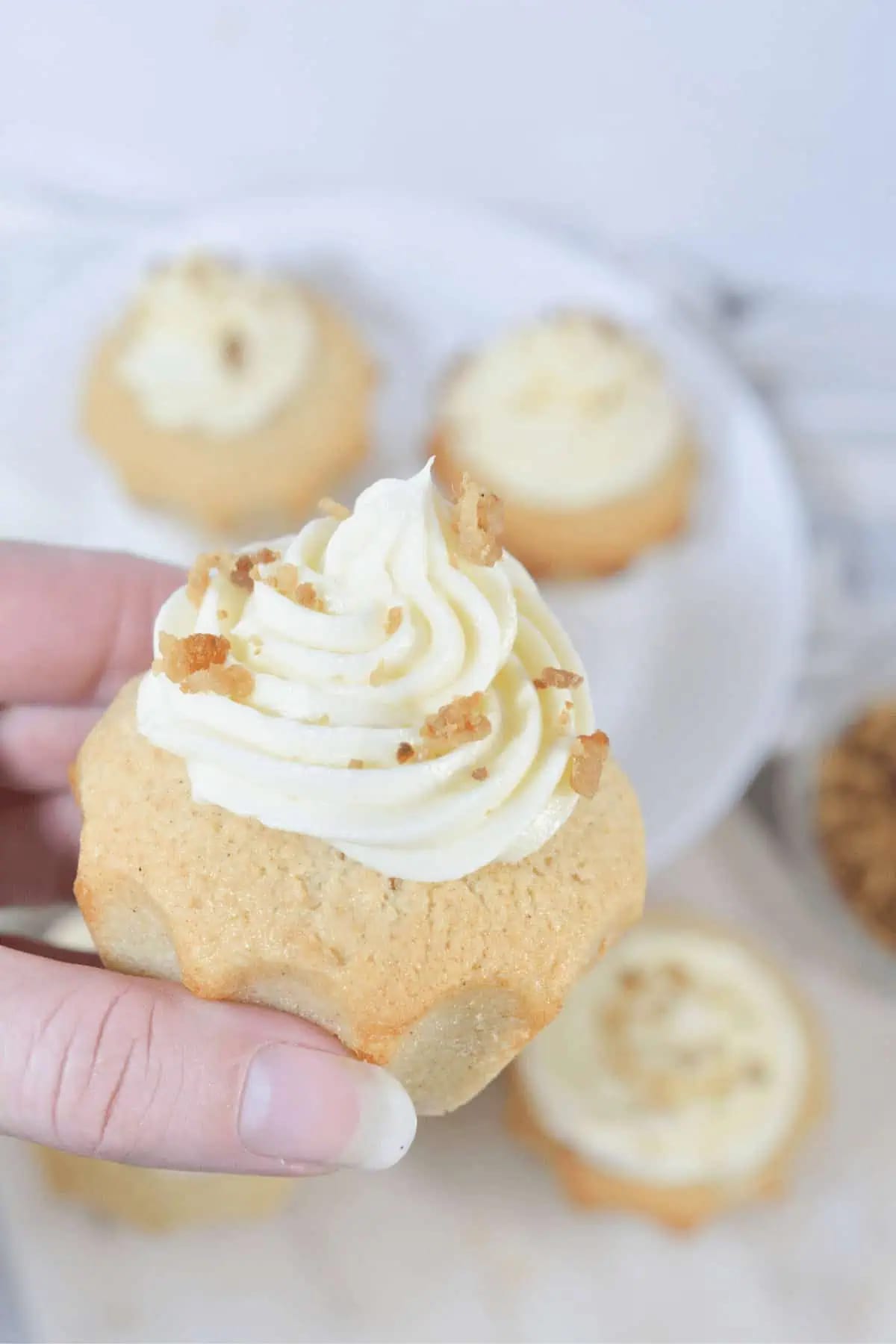 Cinnamon Cupcakes with Maple Frosting