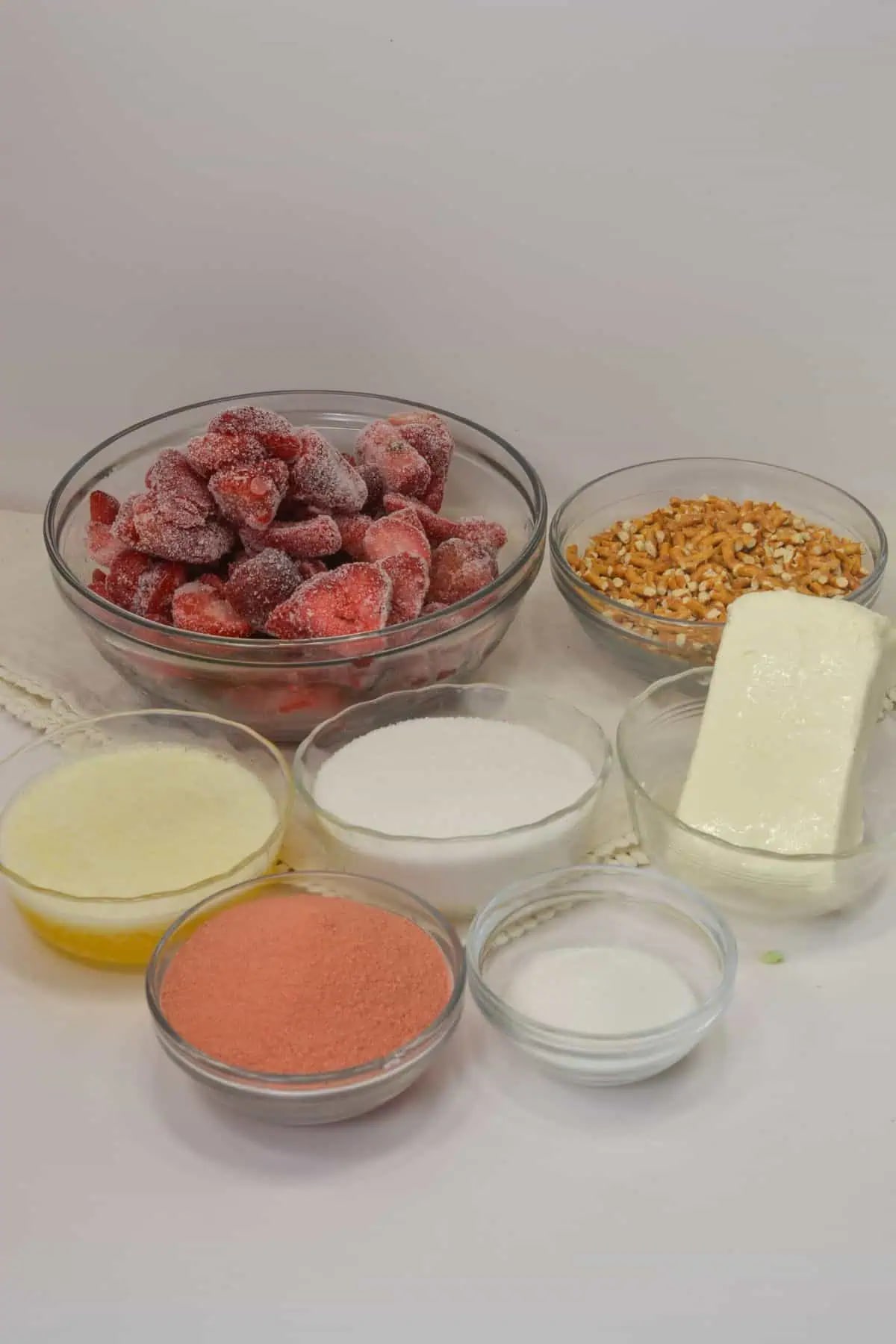 Strawberry Pretzel Jello Salad