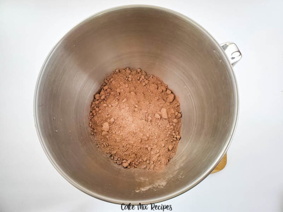 Chocolate Root Beer Cupcakes