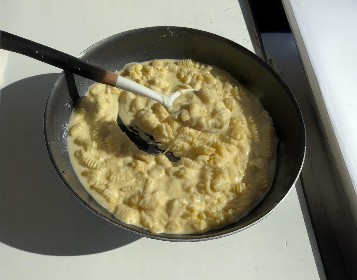 One Pot Cheddar Mac & Cheese