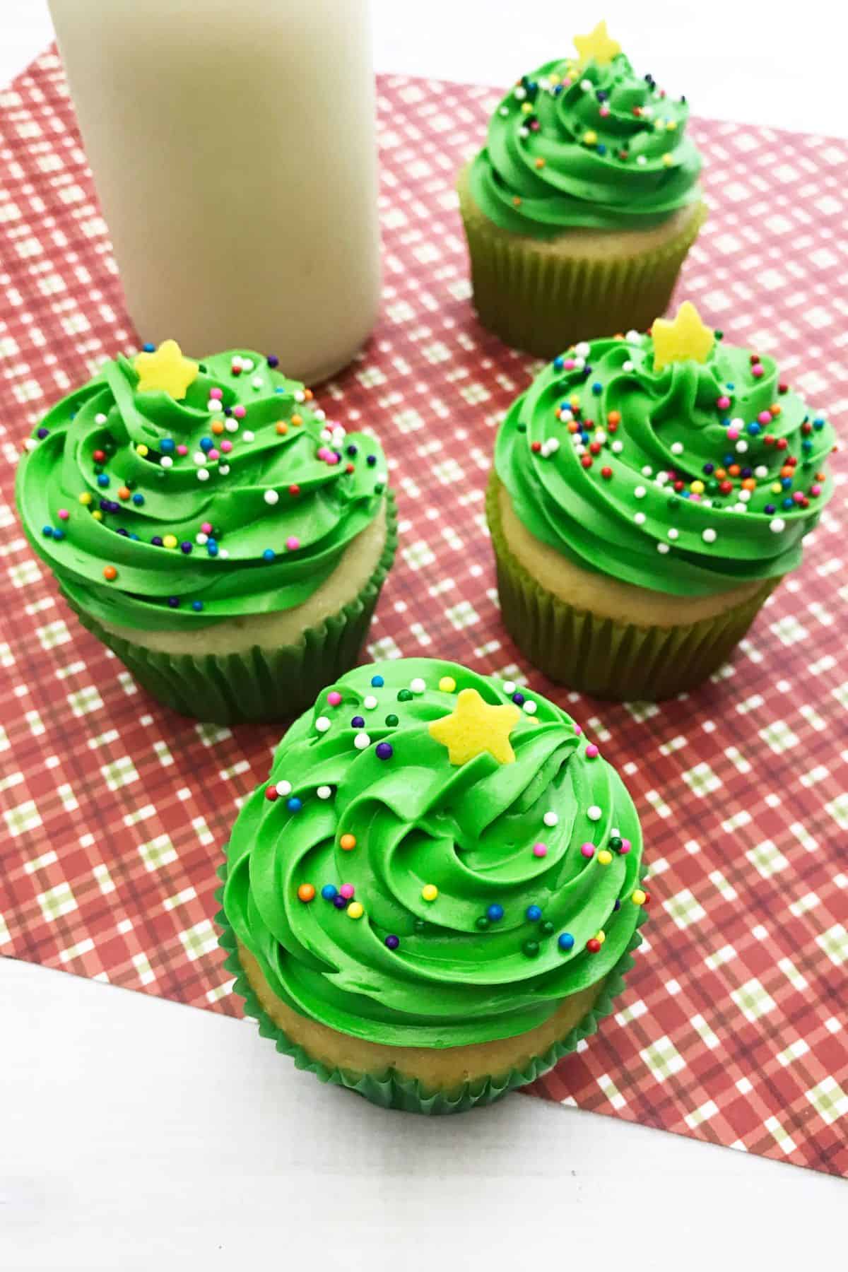 Easy Christmas Tree Cupcakes