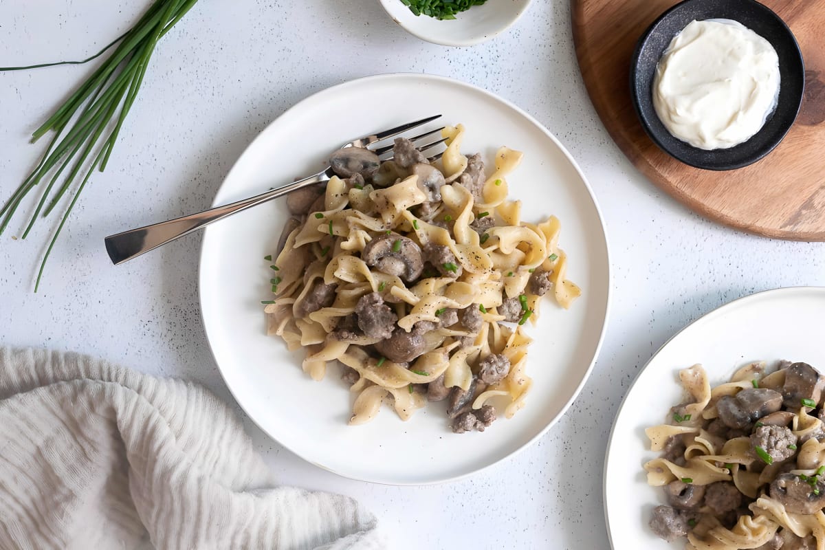One Pot Ground Beef Stroganoff