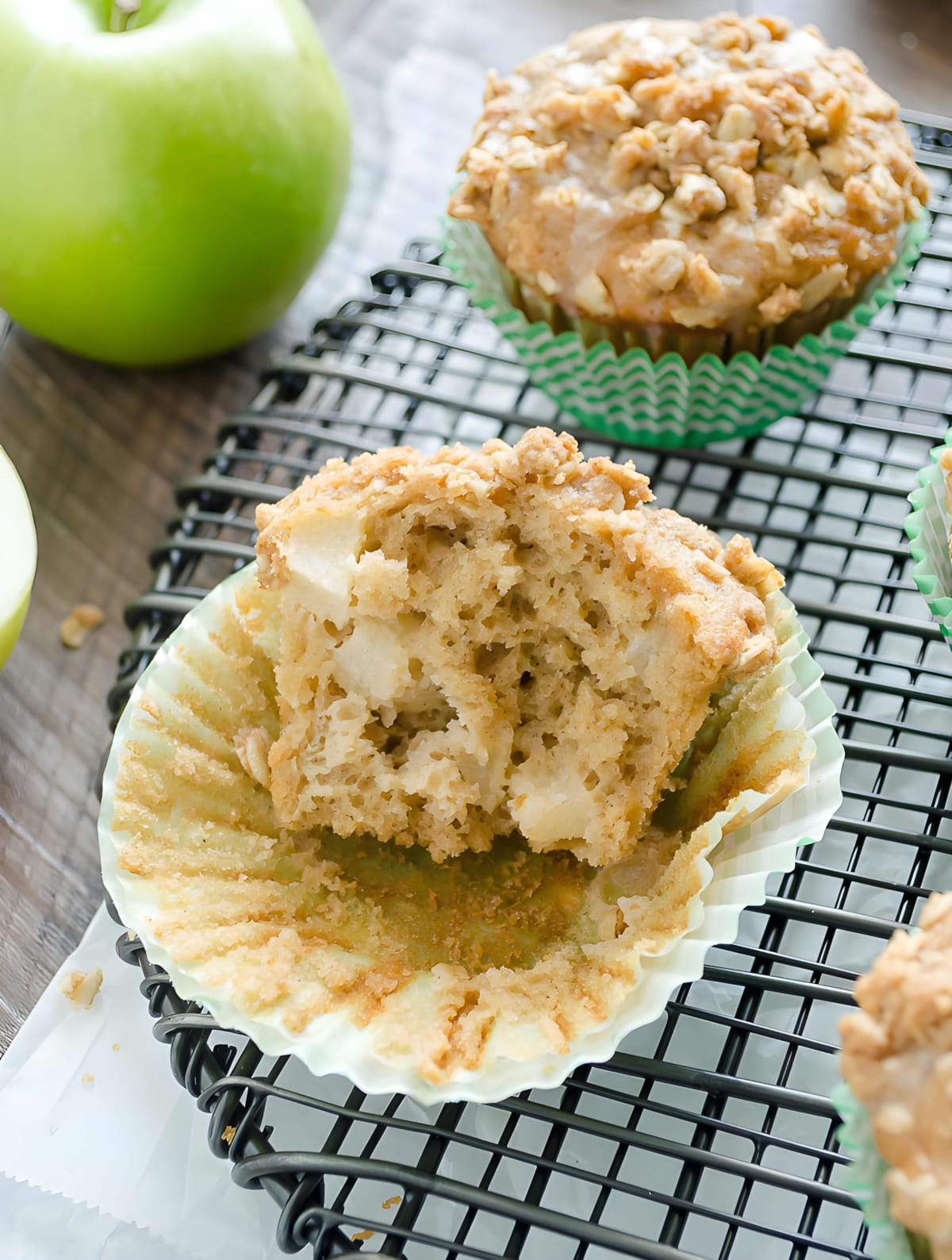Apple Oatmeal Muffins