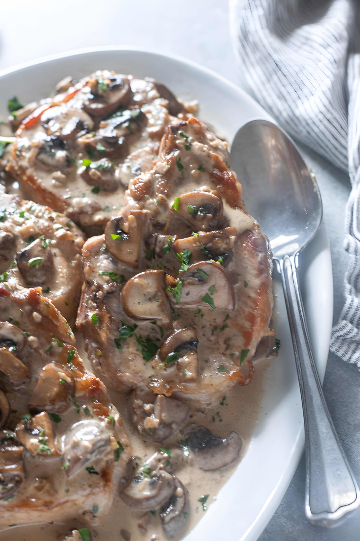 Pork Chops with Creamy Mushroom Sauce