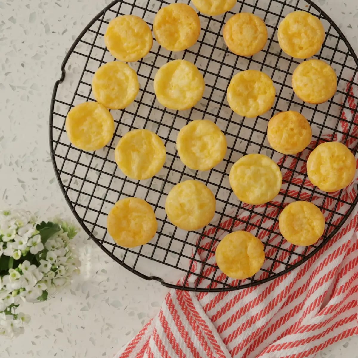 Pão de queijo (Brazilian Cheese Bread)