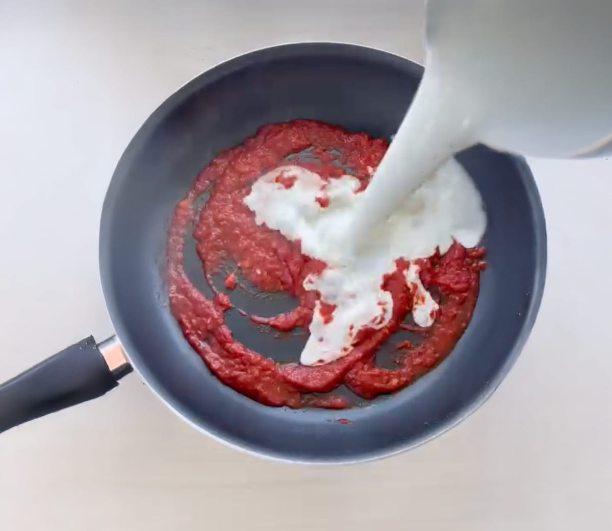 Creamy Tomato Pasta with Giant Noodles