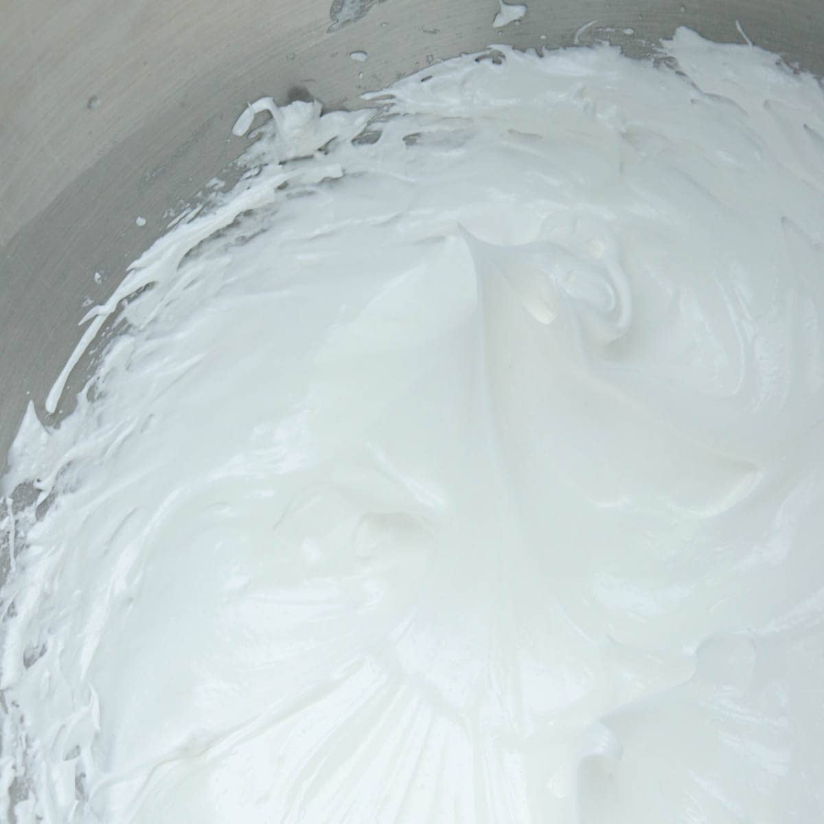 Vanilla Peppermint Meringues