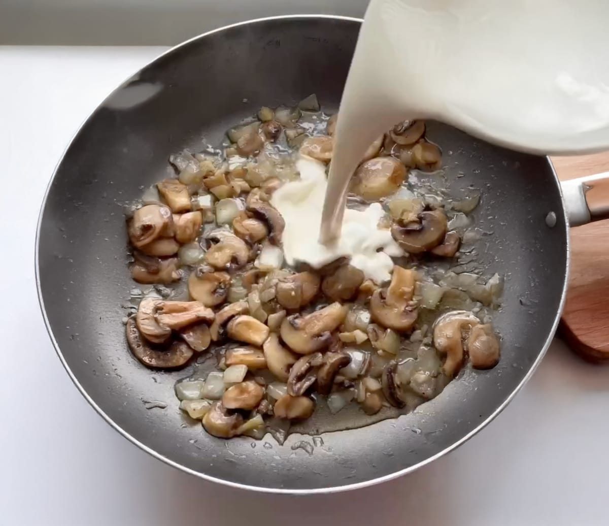 Truffle Mushroom Cream Pasta