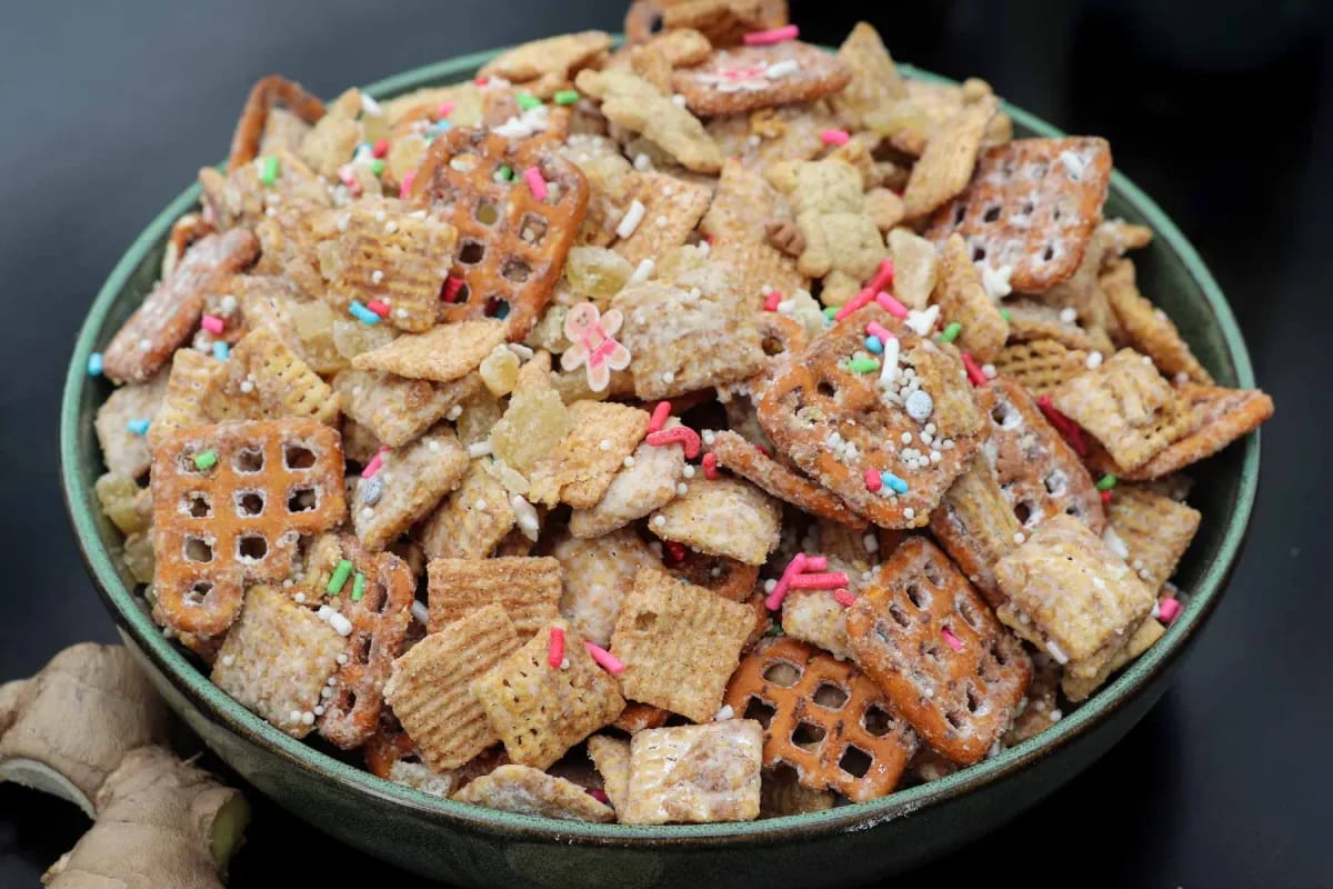 Gingerbread Muddy Buddies with Molasses and Ginger