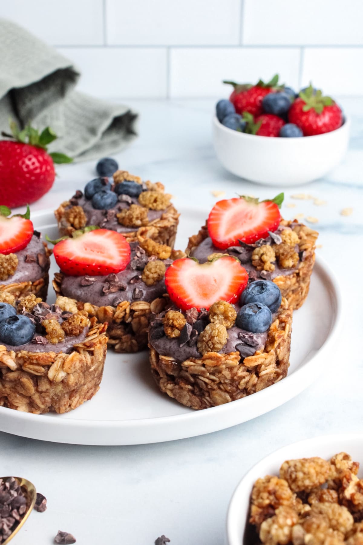 Oatmeal Cups with Acai Yogurt