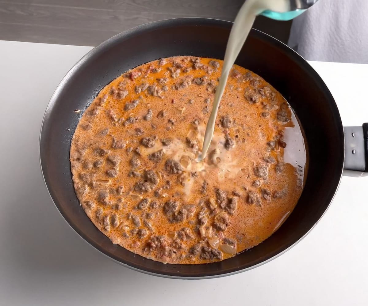 One Pot Cheesy Hamburger Helper Dupe