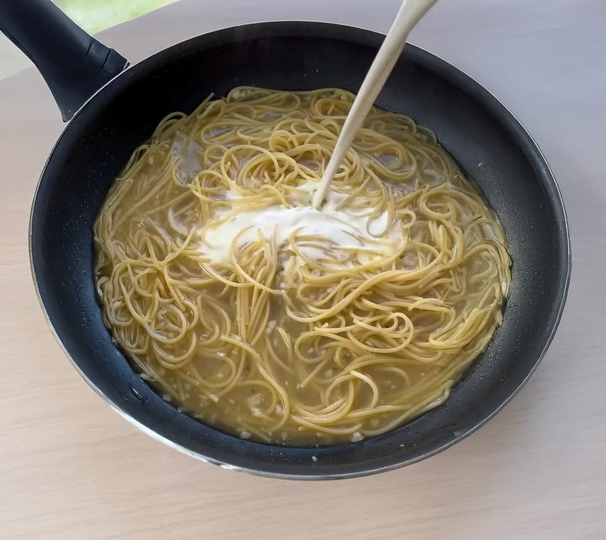 One Pot Cheesy Spaghetti