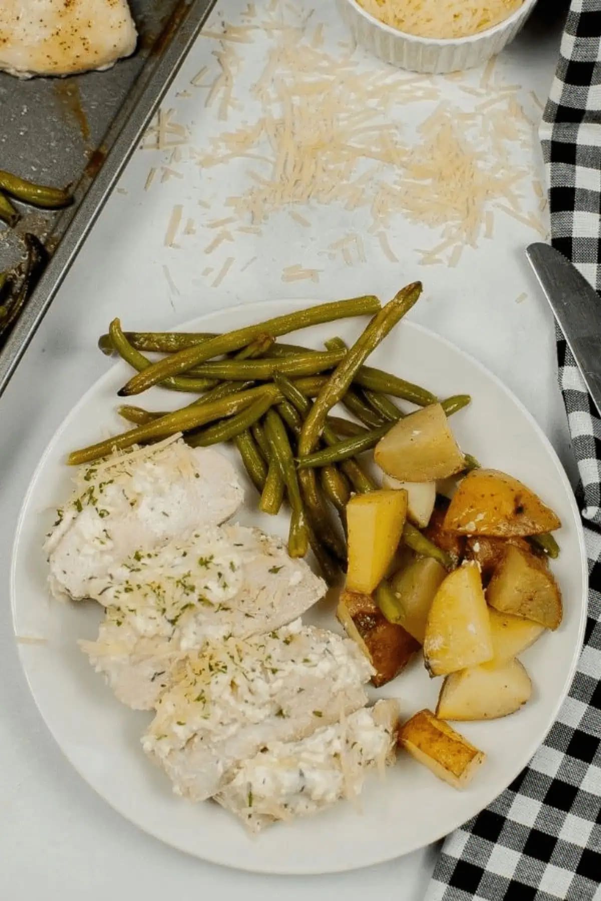 Garlic Sheet Pan Chicken with Vegetables