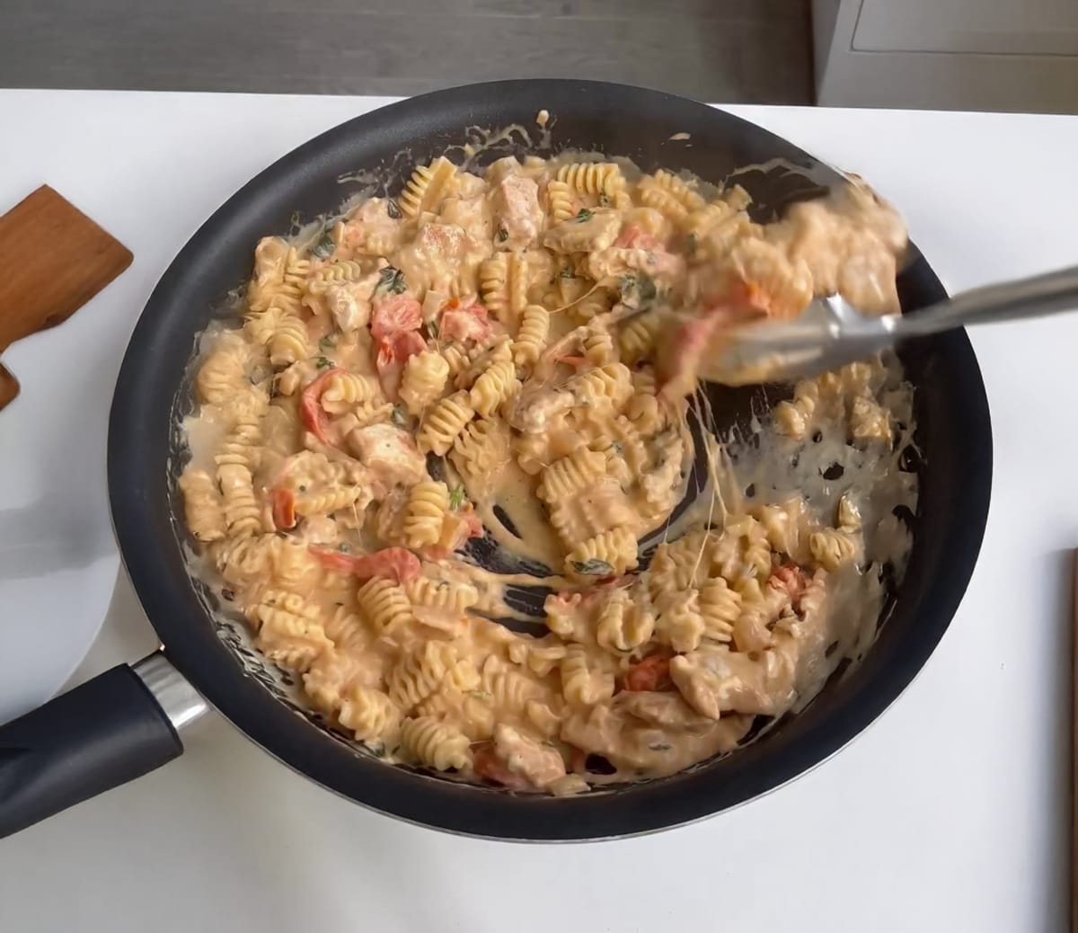 Cheesy Tomato Pasta with Chicken