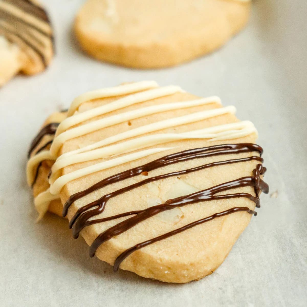 Macadamia Nut Shortbread Cookies