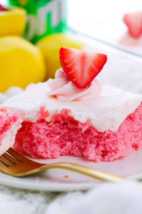 Strawberry Soda Cake cover