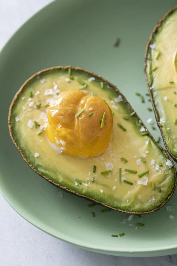 Baked Avocado Eggs cover
