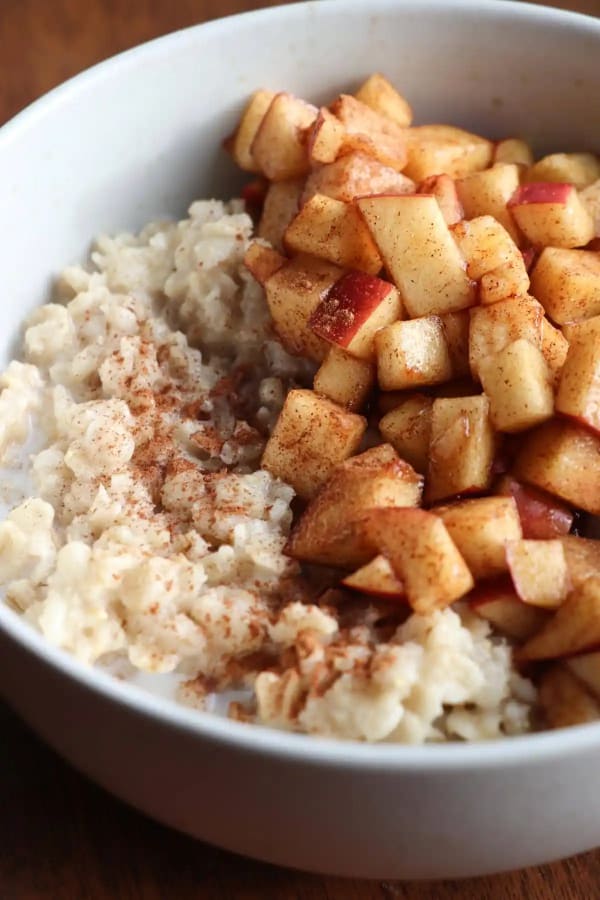 Easy Apple Cinnamon Oatmeal cover