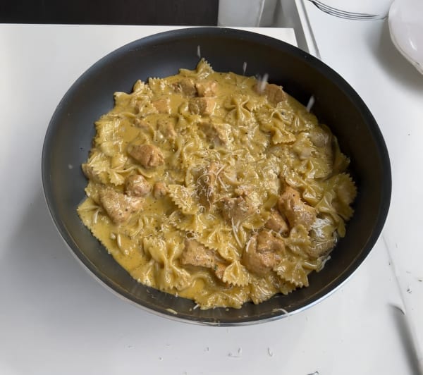 Pesto Chicken Pasta cover