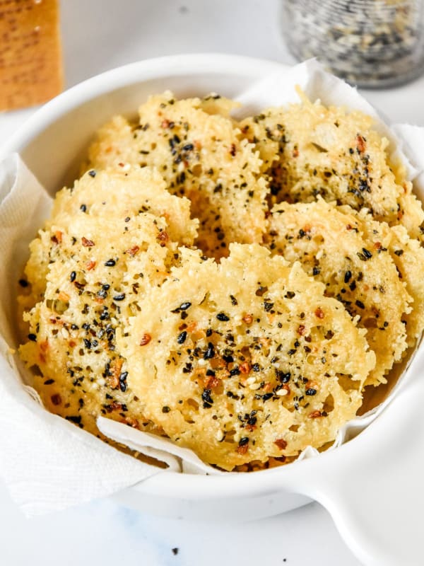 Everything Bagel Baked Parmesan Crisps cover