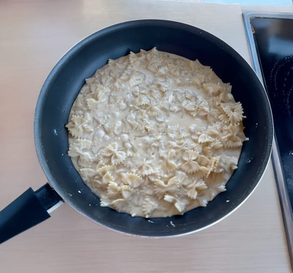 Caramelized Onion Alfredo Pasta cover
