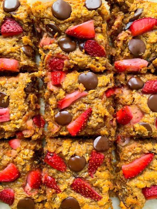 Chocolate Chip Strawberry Breakfast Bars cover