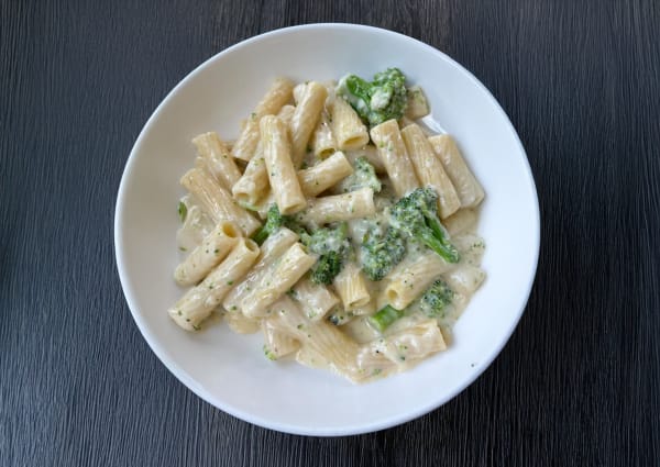 Garlic Cream Rigatoni with Broccoli cover