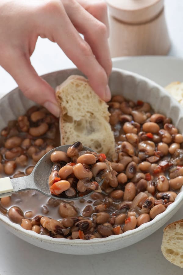 Slow Cooker Black-Eyed Peas cover