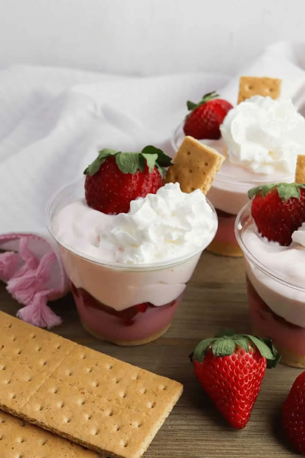 Strawberry Pudding Parfaits cover
