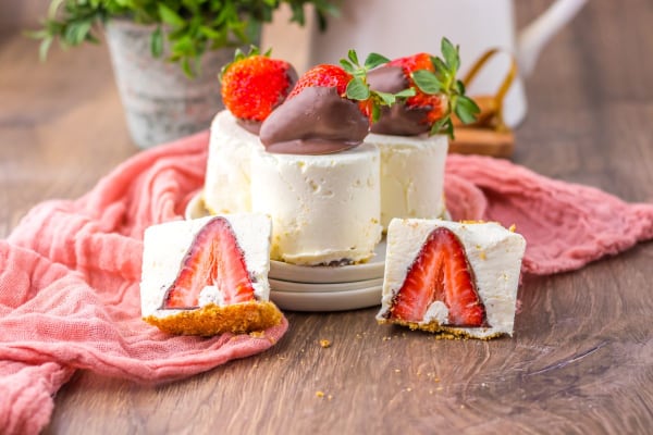 No-Bake Chocolate Strawberry Cheesecake cover