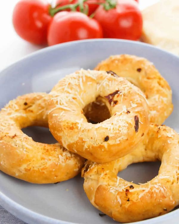 Asiago Cheese Bagel with Sundried Tomatoes cover