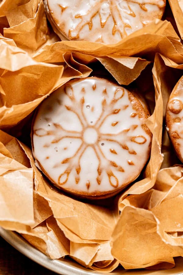 Thin & Crisp Iced Gingersnaps cover