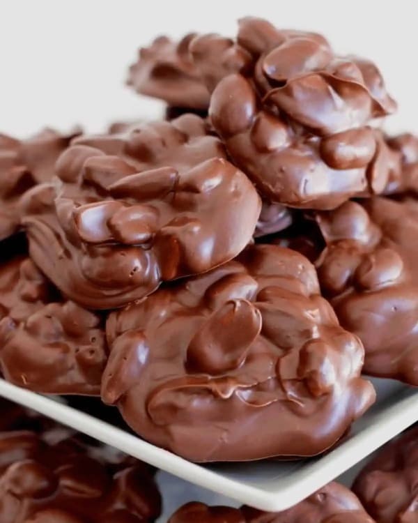 Crock Pot Peanut Clusters cover
