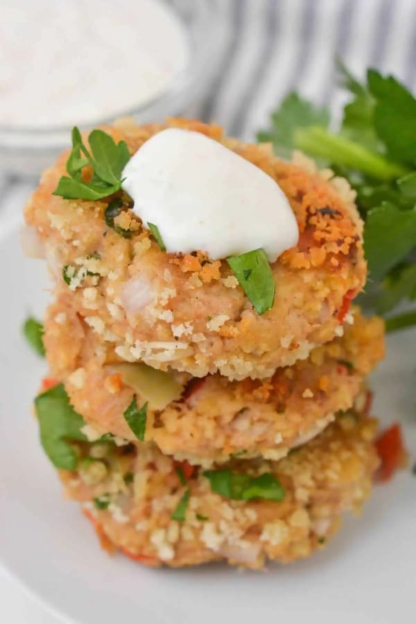 Tuna Cakes with Garlic Lemon Aioli cover