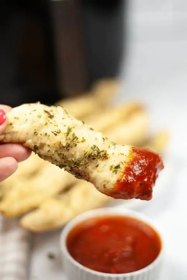 Air Fryer Garlic Breadsticks cover