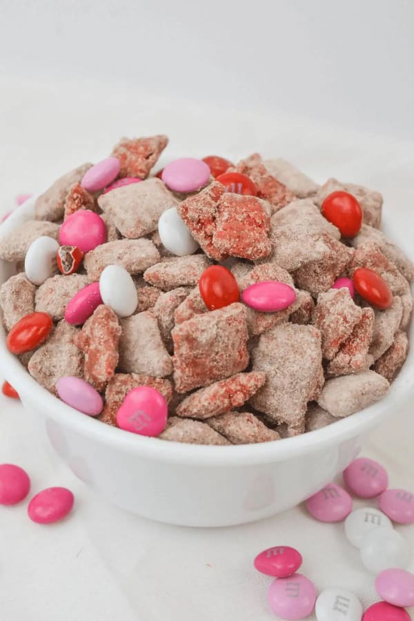 Red Velvet Chex Muddy Recipe cover