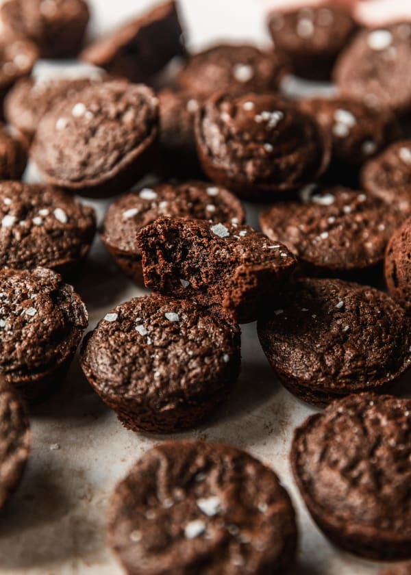 Easy 30-Minute Brownie Bites cover