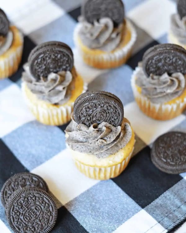 Cookies and Cream Cupcakes cover