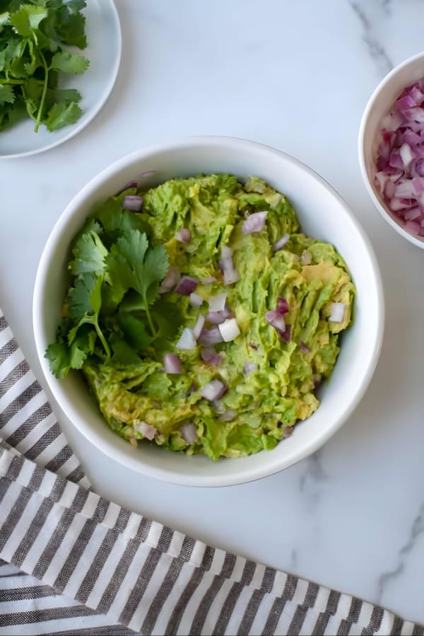 Whole30 Guacamole (Vegan, AIP Friendly) cover