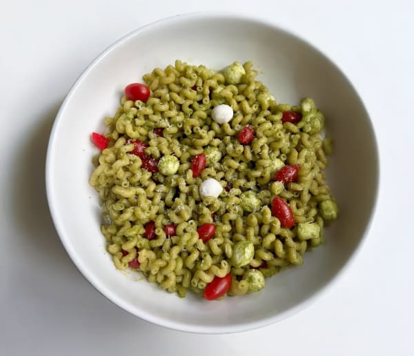 Pesto Caprese Pasta Salad cover