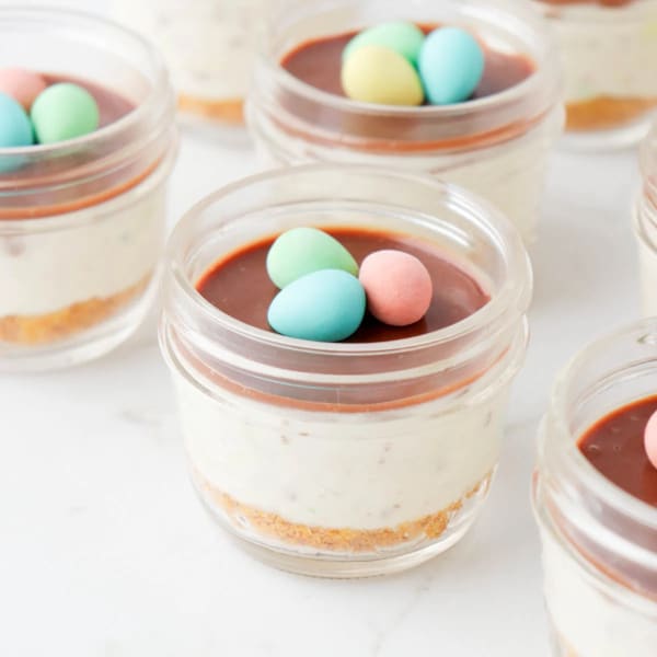 No-Bake Mini Egg Cheesecakes in a Jar cover