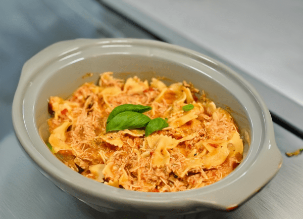 Creamy Tomato Basil Chicken Pasta (Crockpot) cover