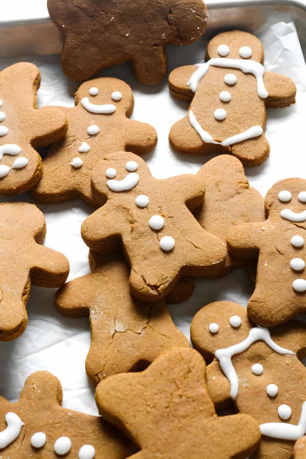 Vegan Gingerbread Cookies cover