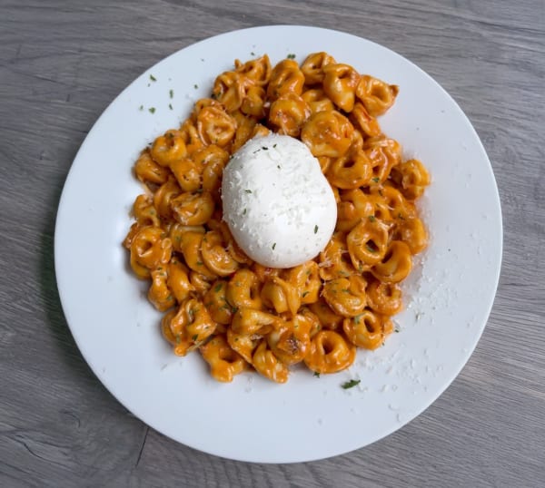 Copycat Carbone Pasta with Tortellini & Burrata cover