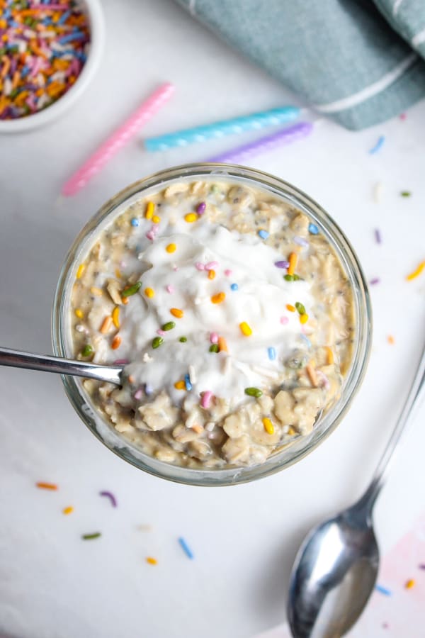 Birthday Cake Overnight Oats cover