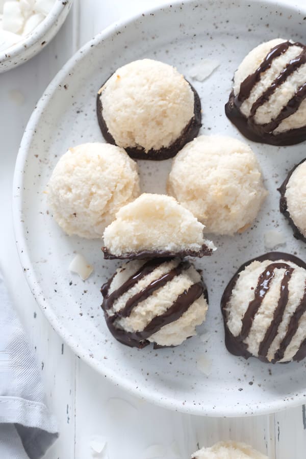 Easy Coconut Macaroons Recipe cover