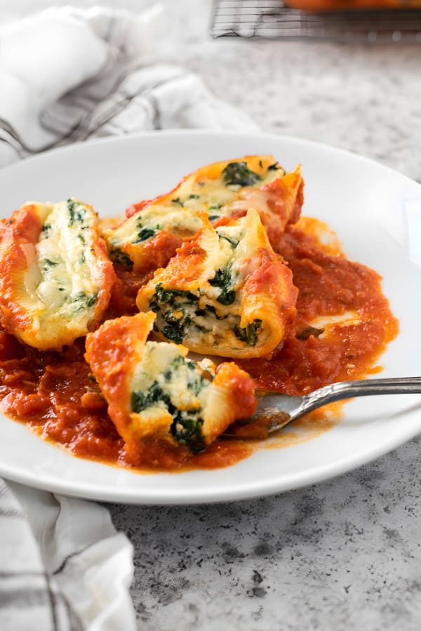 Spinach and Ricotta Stuffed Shells cover