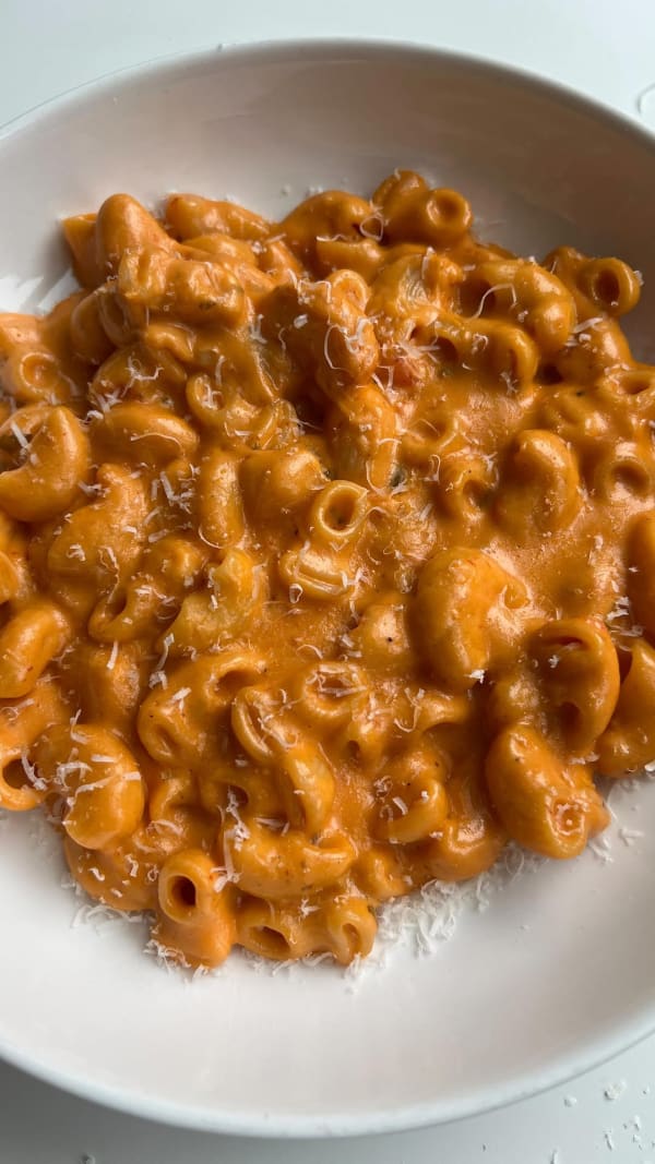 Pink Sauce Mac & Cheese cover