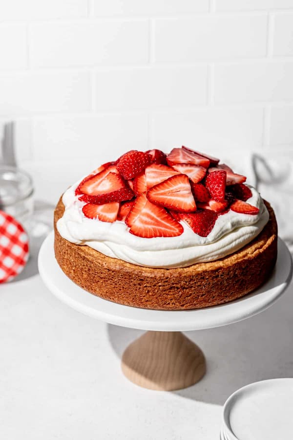 Gluten-Free Strawberry Shortcake Cake cover